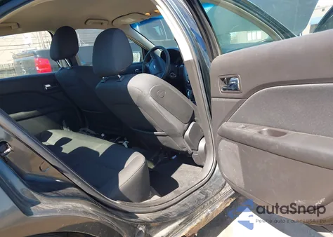 2010 Ford Fusion Se z USA, uszkodzony, nr VIN 3FAHP0HA2AR406249